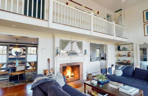 Baylight Haven by Rove Travel - Luxe Home with Bay Views - Foto 2