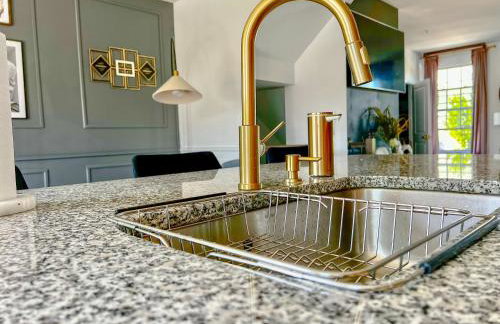 Lux Townhome Free Parking 12 min to BWI - Foto 7