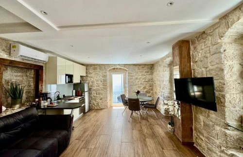 Luxury Apt Petra in 400 year old stone house 4+2 - Photo 7
