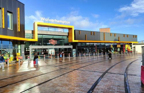 Luxury Modern Flat In Wolverhampton- Garden Views - Photo 14