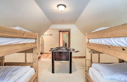 Spacious Lake Arrowhead Home with Putting Green - Foto 30