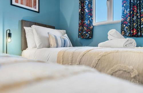 Stylish 4-Bedroom Townhouse with two large parking spaces and superfast Wi-Fi - Photo 28