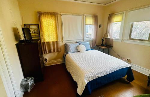 Historic McDowell House Antique Charm by Hospital - Foto 22