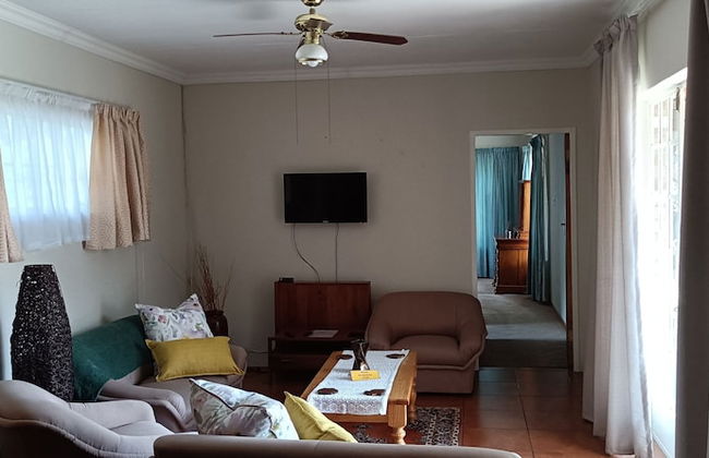 Charming Randburg Accommodation Near the Olivedale Clinic - Foto 18