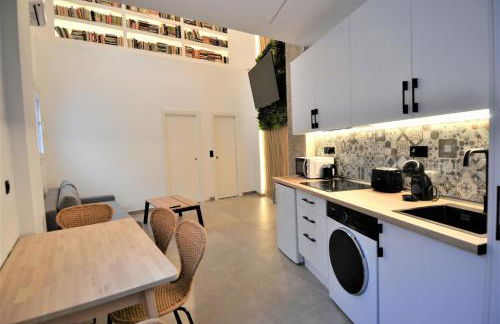 BIBLIOTECA DE LUJO EN EL CENTRO HISTORICO DE MÁLAGa - Photo 12