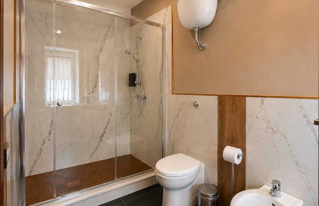 Royalty room spa - Photo 49