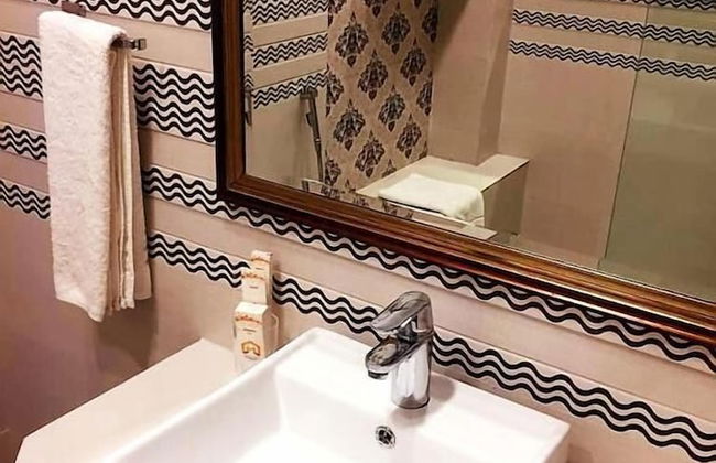 Alnoor Luxury Hotel Apartments - Photo 30