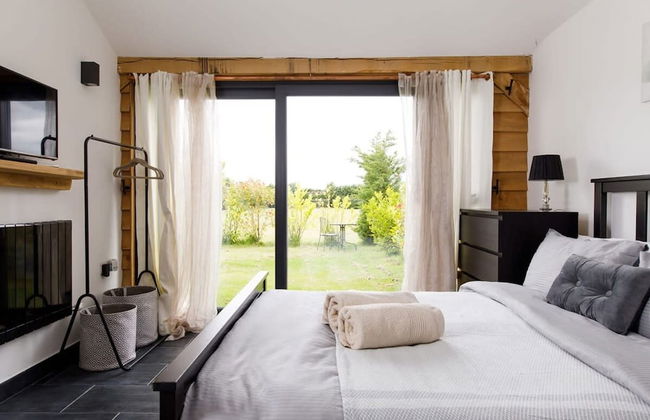 Rural Lodge Retreat With Hot Tub - Photo 22