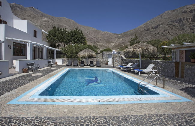 Birds Villa Apartments with Heated Pool - Including Car and Breakfast - Photo 53