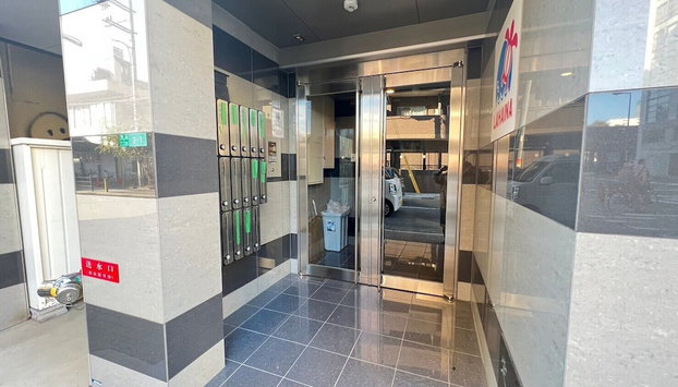 RAHAINA YUHIGAOKA - Foto 2, Entrada interior