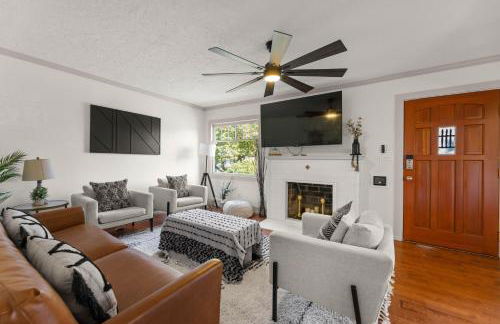 Timeless Historic Home near Downtown with HOT TUB - Foto 1