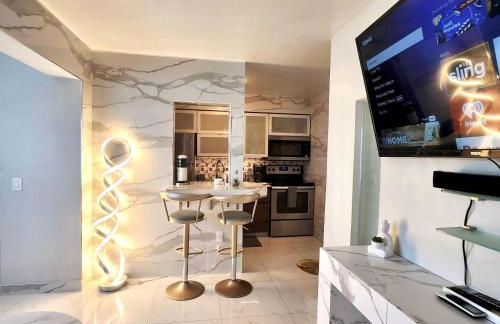 Luxurious Waterfront 2 room apartment- Remodeled- Free parking- 5min drive to Miami Beach - Foto 17