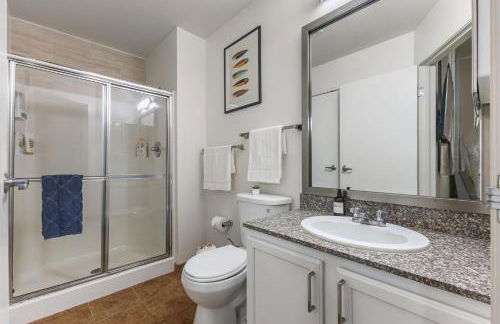 2BR Downtown Gem with Arcade games! - Sleeps 7 - Near Convention Center - Stadium - Photo 22