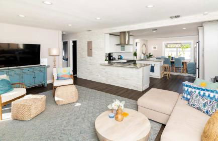 Sun Bay Getaway - Backyard Pool w Winter Rates - Foto 8