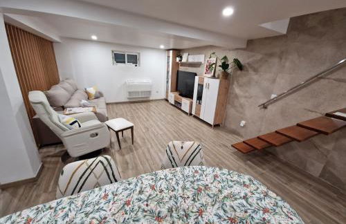 Pool House Minutes from Beach - Photo 21