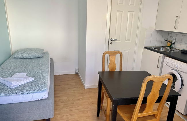 Cozy Small Apartment Just Outside Stockholm - Photo 9