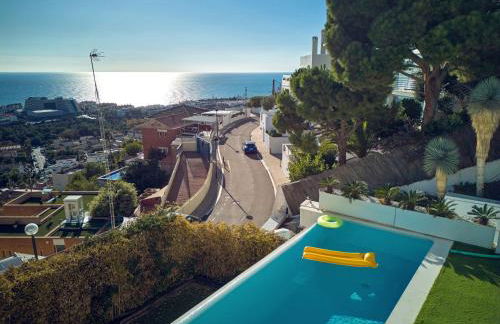 Villa in Sitges with Pool, Jacuzzi, BBQ, View, AC, 12Pax - Foto 36