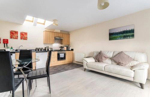 Lovely Two Bed detached house with Parking - Foto 9