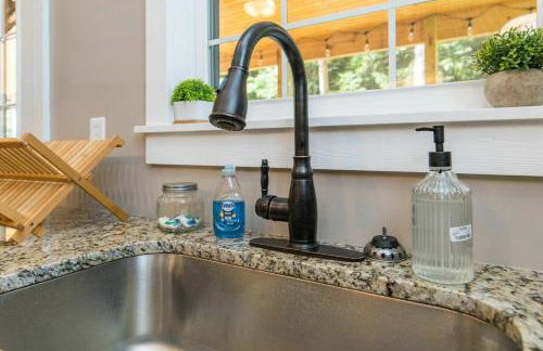 Soul Sister- Creek View, WiFi, Firepit, WiFi, Hiking, 4 mins to Natural Bridge - Foto 28