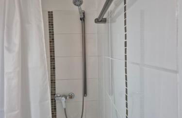 NaturBlick am Rothaarsteig neue moderne Ferienwohnung mit 2 Badezimmern 2 Küchen inklusive Highspeed Internet Flatrate 2x XXL Boxspringbett 2x Terrassen und 2x PKW Parkplätze 10 Minuten bis Willingen Ideal für Touristen und Geschäftsleute mit MWStRechnung - Foto 20