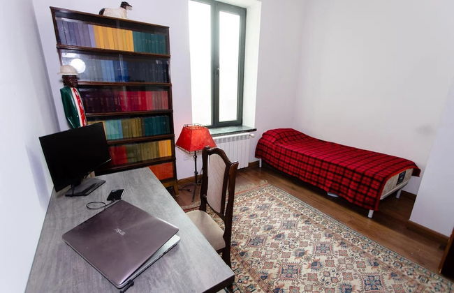 4 Bed Villa Estate Sleeps 7 - Pool, Garden, Sauna - Photo 4