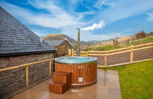 Dew Cottage with Hot Tub - Photo 1