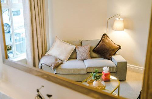 Cosy 3-Bed, Sleeps 5, Free Parking, Long and Short Stays - Photo 18