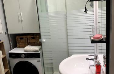 Grand Studio avec Balcon au pied de la Plage Clim Wifi - Foto 3