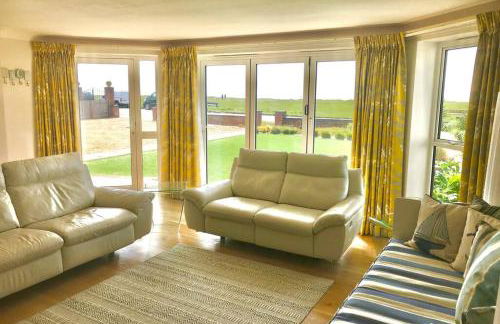 Barton on Sea self contained, stunning sea views - Photo 9