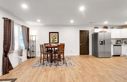 Retro Cumberland 2-Story Hangout near Six Flags - Foto 28