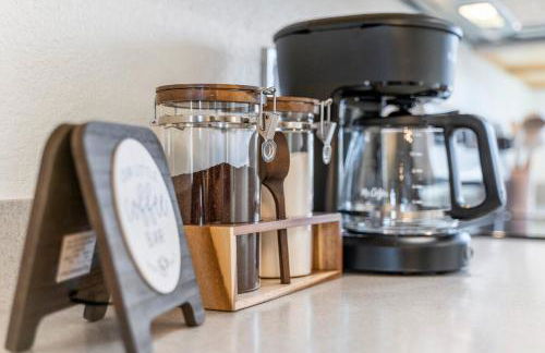 l NEW l Fully Remodeled 3BR 2BTH l 1 Min to Veterans Memorial Park - Foto 35