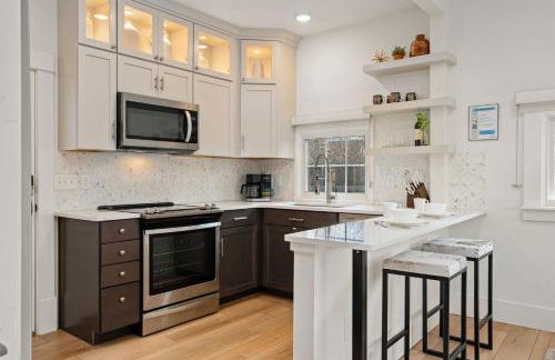 Chic Luxury Retreat in Old Town, Walk Everywhere! - Foto 27