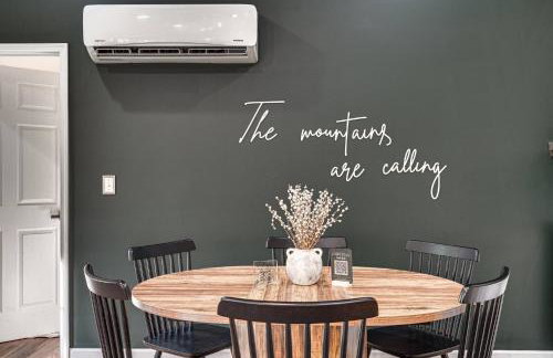 NEW! Shenandoah family & dog friendly cabin - 5 min walk river with private river access, BBQ, playground, fire pit - Foto 24