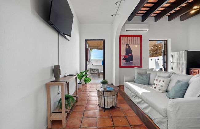 Otium Rentals Penthouse w 2 Terraces - Photo 13