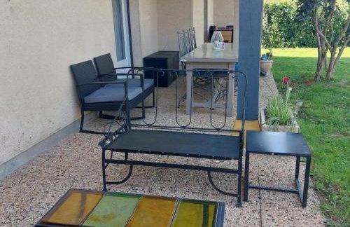 Maison paisible avec terrasse et jardin proche sites préhistoriques - Photo 13