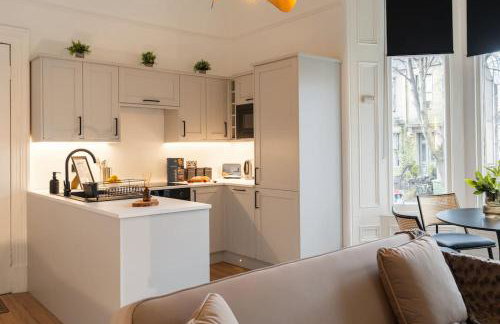 The West End Retreat - Your Luxurious 5* Apartment - Foto 22