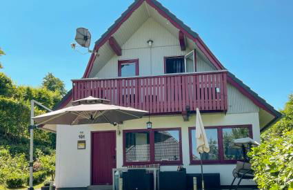 Ferienhaus "Gestiefelter Kater" am See im Bergland - Photo 1