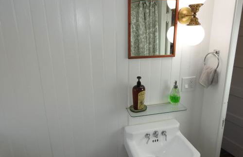 Miners Choice 3 Bedroom on Main St Bonus Rooms Sleeps up to 9 TV WIFI Piano - Foto 28