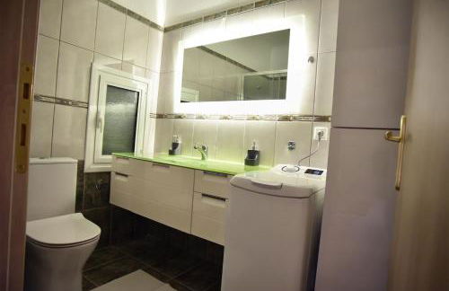 Eleni De Lux - Photo 55