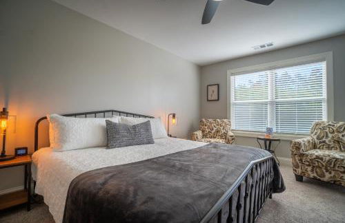 Par-Tee Haus I- Game Room & Hot Tub-Walk to Helen - Foto 36