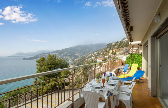 2 bedroom Apartment in Ventimiglia - Photo 2