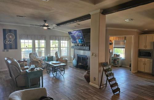 Huge 3k SQ FT Waterfront Home - Photo 14