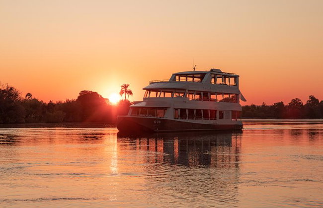 Cruzeiro ao Pôr do Sol no Rio Zambezi - Foto 1