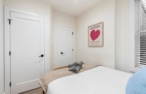 Designer 3-Bedroom Home with King Bed, Family-Friendly, Columbia Heights - Foto 3