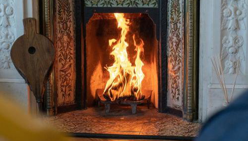 Signature Beachfront Home, Panoramic Sea Views & Marble Fireplace - Foto 4