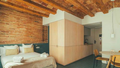 Boutique Apartments 23 Barcelona - Photo 5, towels, wardrobe