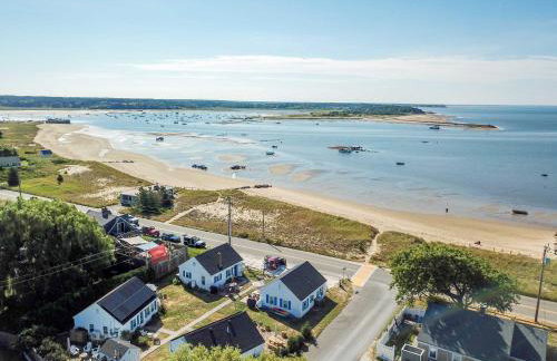 Across from Mayo Beach walk to downtown - Foto 1