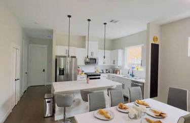 Gray Lux Hse 3BR 3 and half Ba MedCenter DownTWN HotTub - Photo 42