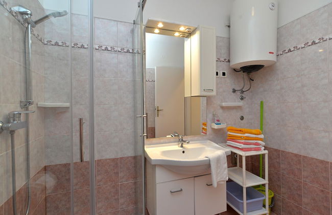 Apartment 358 - Photo 33