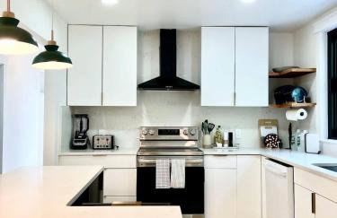 NEW cozy getaway near Mt Monadnock with hot tub - Foto 29